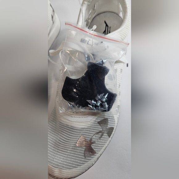 NWT Under Armour Shakedown Elite Breeze White Track MEN’S 8 WMN’S 9.5 - Picture 9 of 10